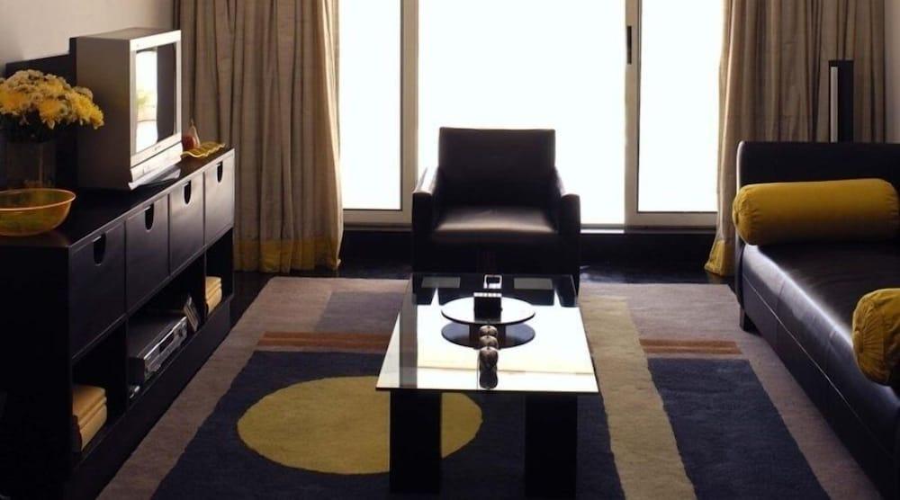The Park Bangalore, Mg Road Exteriér fotografie A room at the Park Hyatt Mumbai