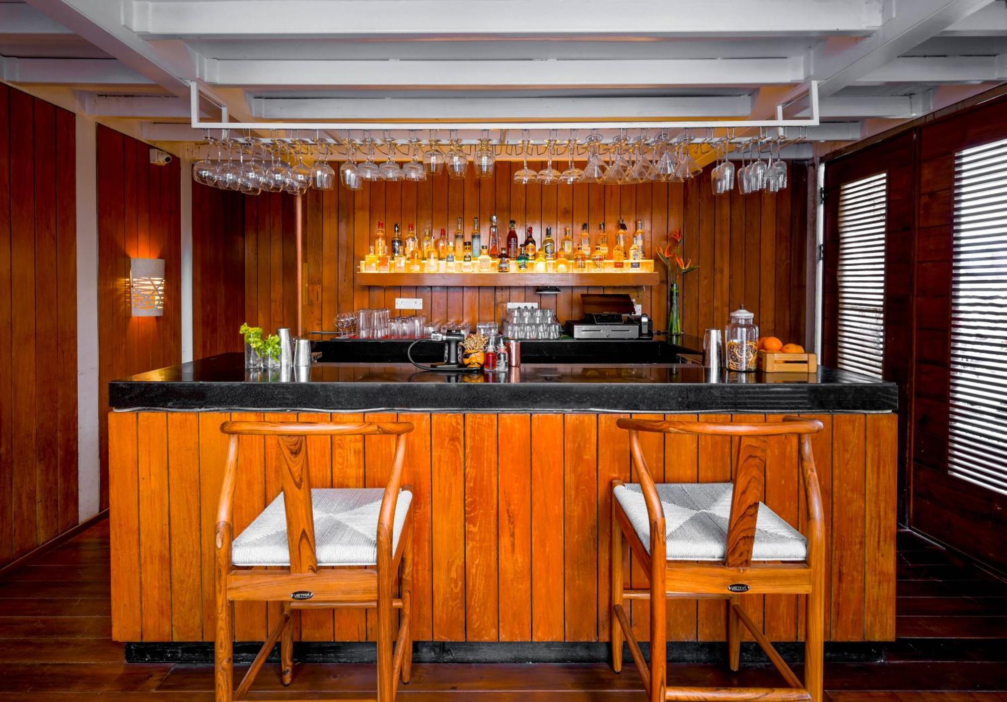 The Park Bangalore, Mg Road Exteriér fotografie The bar at the Taj Bengal