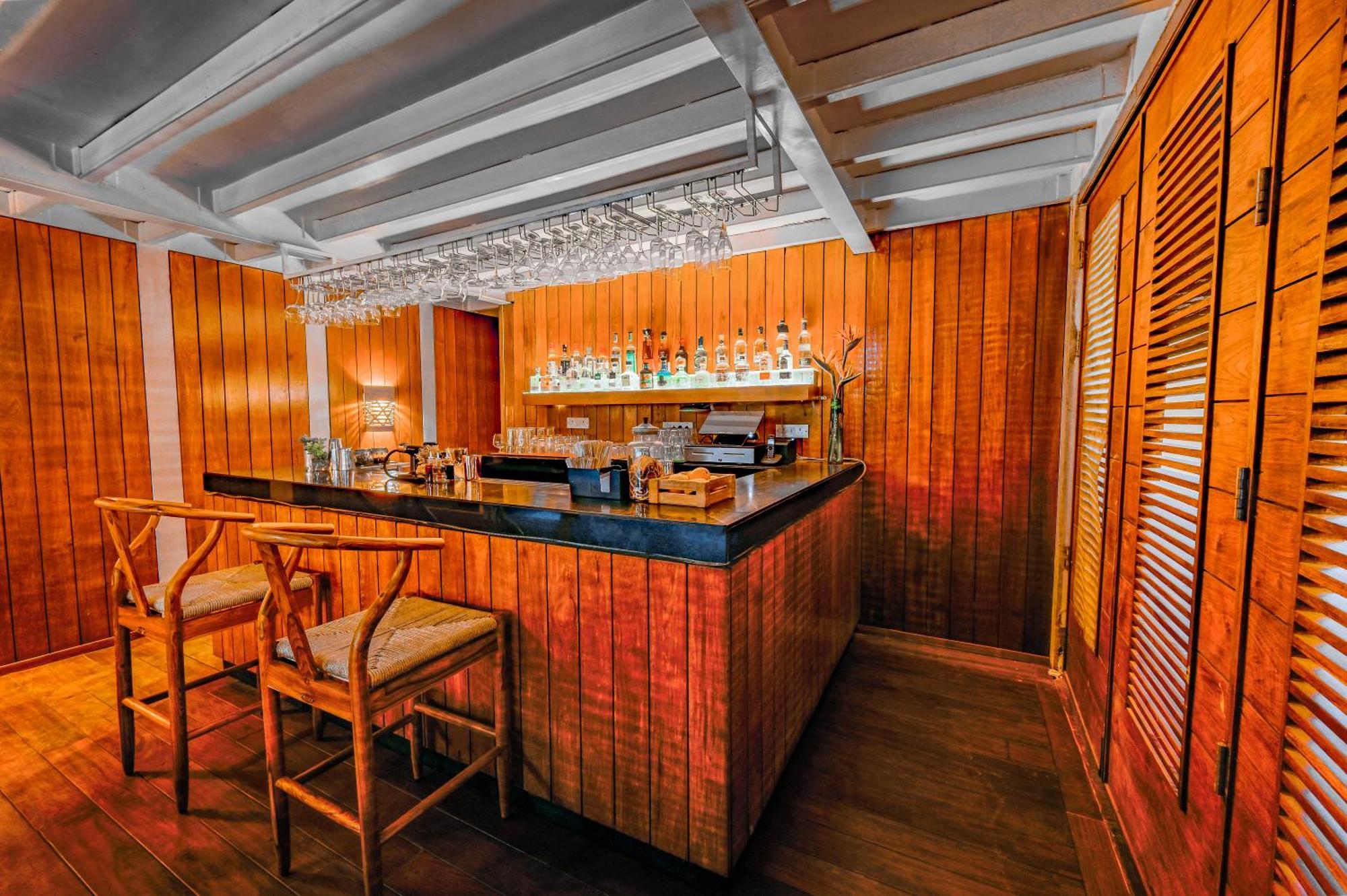 The Park Bangalore, Mg Road Exteriér fotografie The bar at the 1960 Club