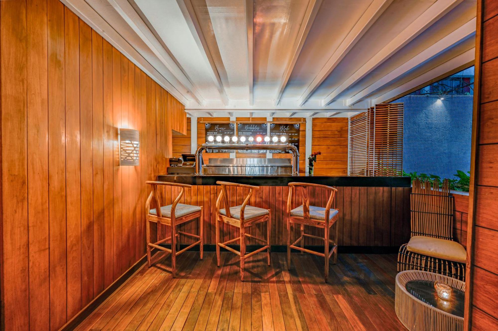 The Park Bangalore, Mg Road Exteriér fotografie The bar at the 19th floor